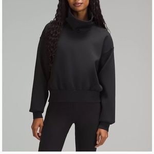 Black Lululemon pullover 🖤
